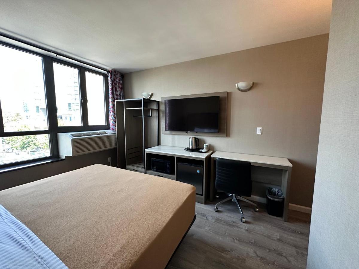 Regal Inn & Suites New York Laguardia Hotel 외부 사진