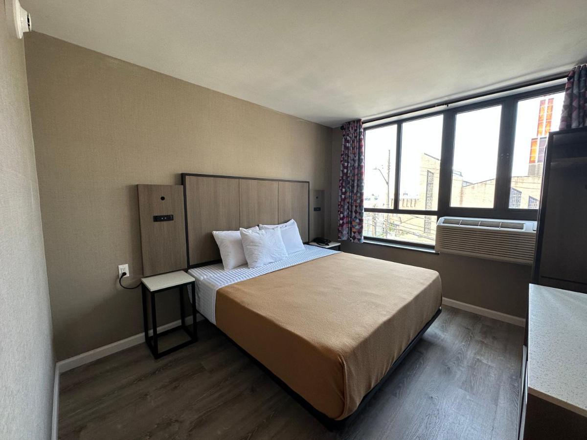 Regal Inn & Suites New York Laguardia Hotel 외부 사진