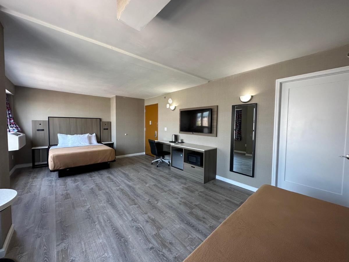 Regal Inn & Suites New York Laguardia Hotel 외부 사진
