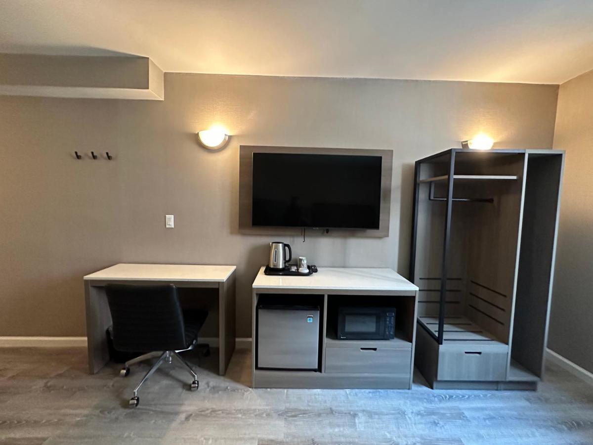 Regal Inn & Suites New York Laguardia Hotel 외부 사진