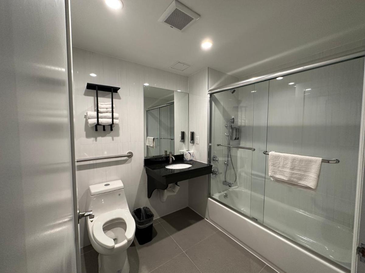 Regal Inn & Suites New York Laguardia Hotel 외부 사진