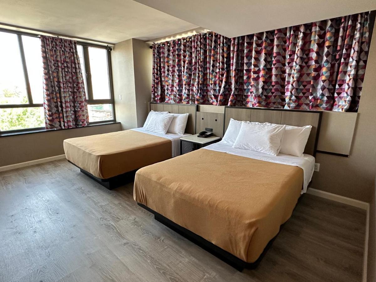 Regal Inn & Suites New York Laguardia Hotel 외부 사진